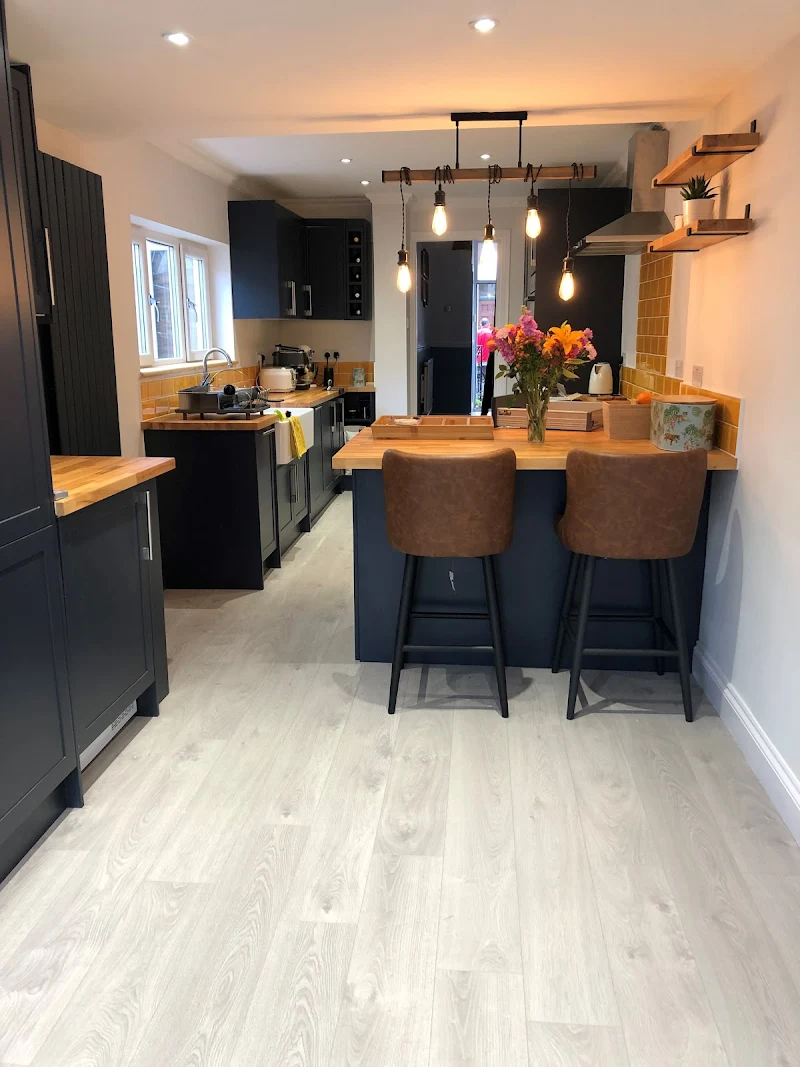 Bespoke kitchen refurb — photo 1 of 10