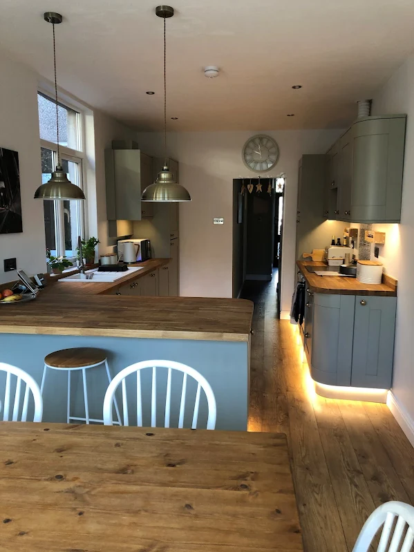 Small Single Extension — photo 2 of 8